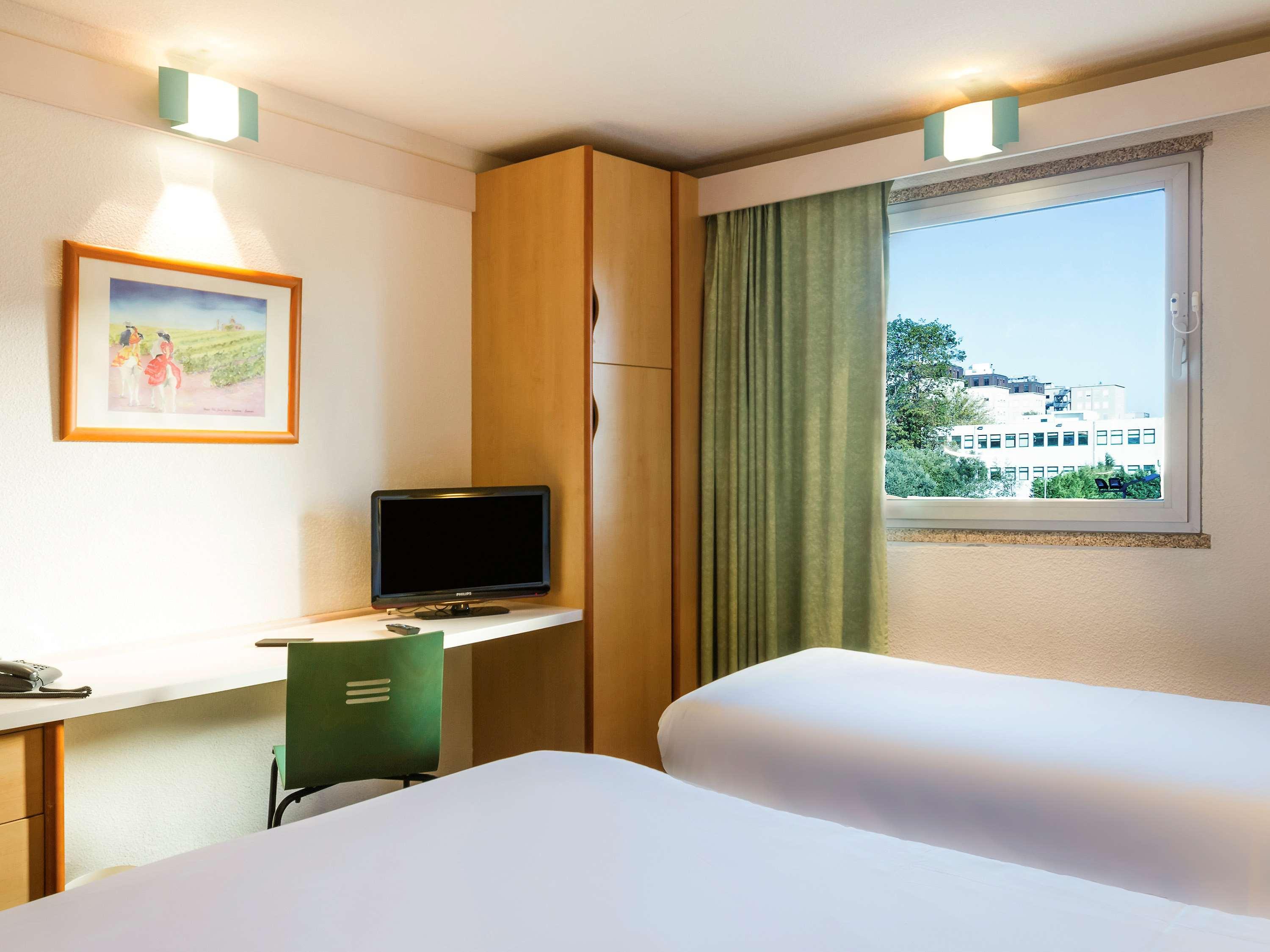 Hotel Ibis Porto Sao Joao Exterior foto